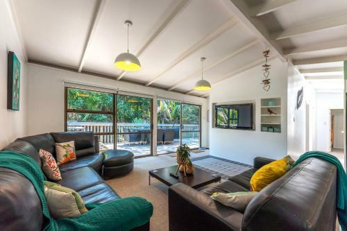 Treetops - Forest Retreat- Near Onetangi Beach