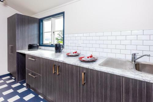 Large Renovated Opononi Beach House