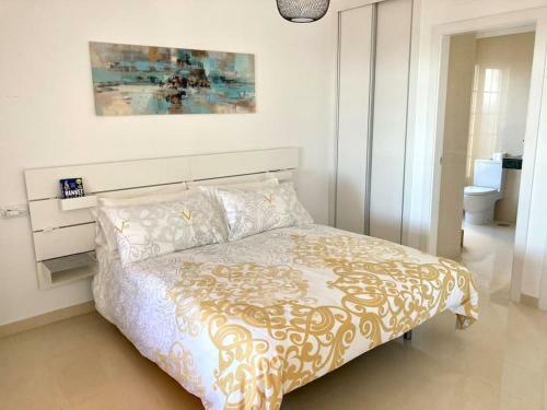 Luxury 4-bedroom Villa With Heated Pool + Sea View
