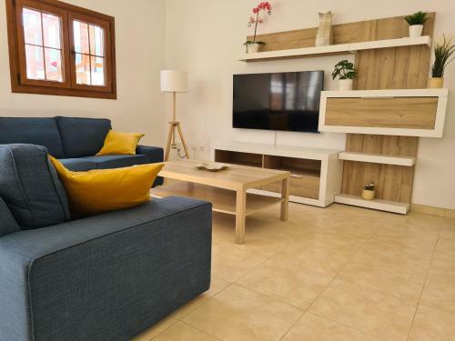 Luxury 4-bedroom Villa With Heated Pool + Sea View