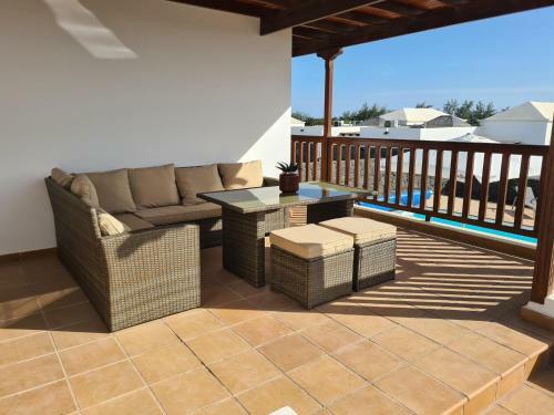 Luxury 4-bedroom Villa With Heated Pool + Sea View