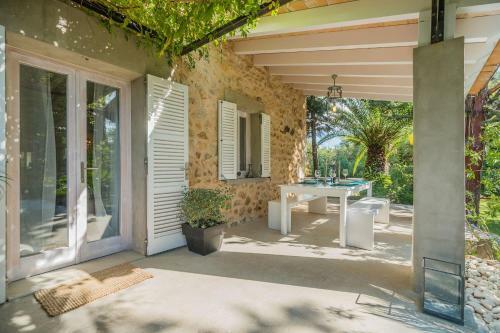 Villa In Ternelles, Pollen�a (hort Petit)