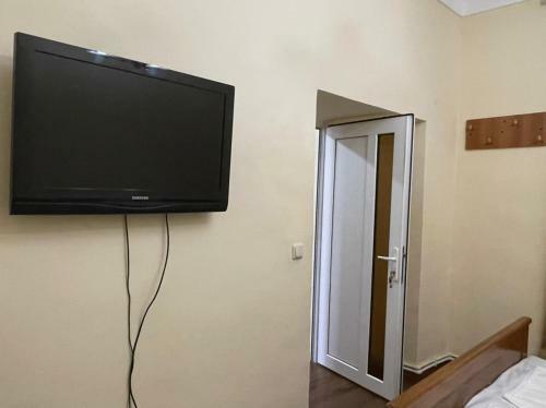 Albergue Adamyan 11 Hotel