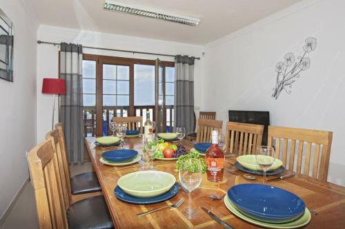 Villa Bandera With Private Heated Pool And Childrens Play Area