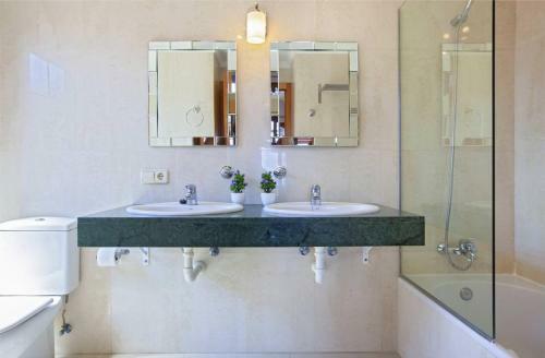 Villa Bandera With Private Heated Pool And Childrens Play Area