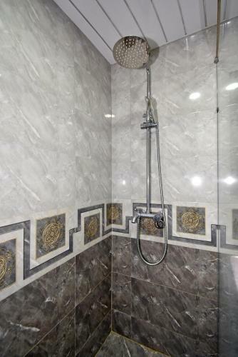 Luxury Apartment In Republic Square
