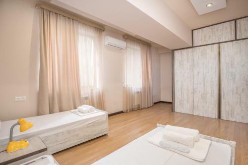 Central Yerevan 2 Bedroom Charming Apartment
