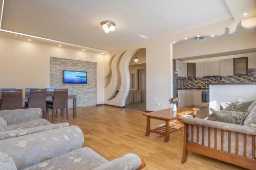 Central Yerevan 2 Bedroom Charming Apartment