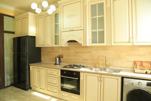 Al Sheikh 5 Bedroom Luxury Apartment 1