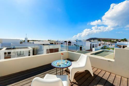 Lovely 3-bed Villa In Playa Blanca