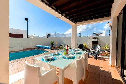 Lovely 3-bed Villa In Playa Blanca