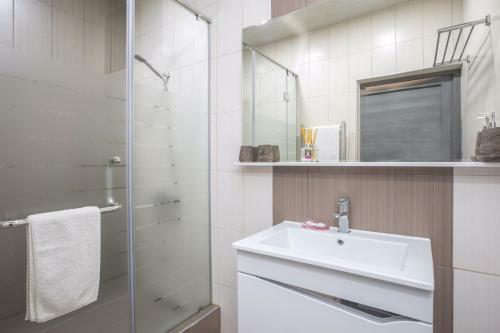 Central Yerevan 2 Bedroom Apartment,north Avenue