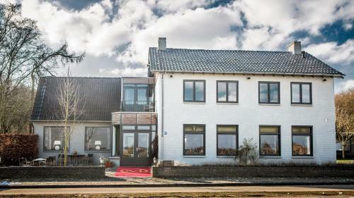 Hotel Mezzo Restaurant & Kamers