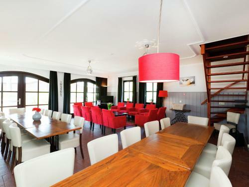 Villa Gorgeous Mansion In Asten Near Forest