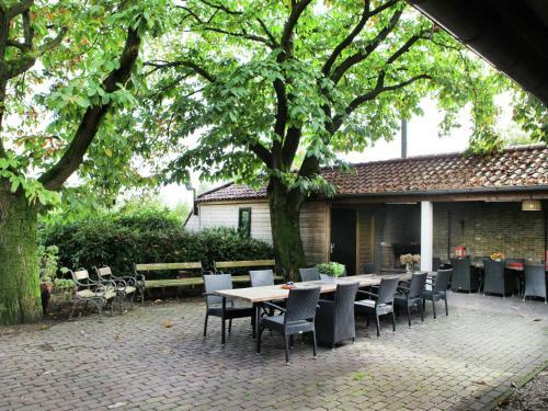 Villa Gorgeous Mansion In Asten Near Forest
