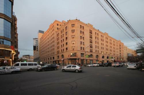 Central Yerevan 2 Bedrooms Exclusive Apartment, Small Center