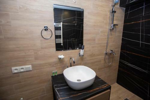 Loft Apartment Near Republic Square