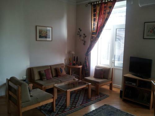 Sunny Apartment In Central Yerevan