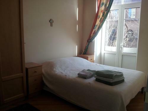 Sunny Apartment In Central Yerevan