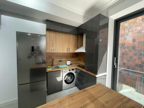 Andranik's City Center Apartment