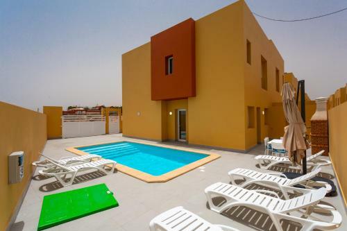 Mariposas Home Pool