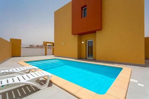 Mariposas Home Pool