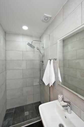 Lovely 2-bedroom Apartment With Fantastic View