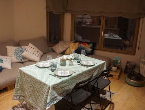 Apartamento Piso Acogedor Y Moderno Con Garage En Puigcerda Centro