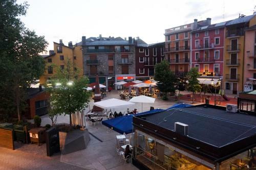 Apartamento Piso Acogedor Y Moderno Con Garage En Puigcerda Centro