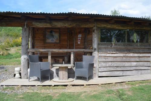 La Cabane Au Bord De L'eau - Logement Insolite