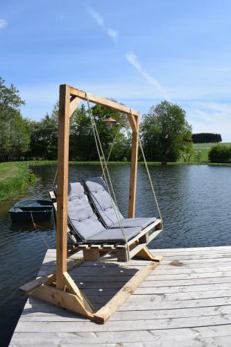La Cabane Au Bord De L'eau - Logement Insolite