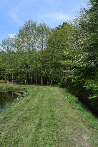 La Cabane Au Bord De L'eau - Logement Insolite