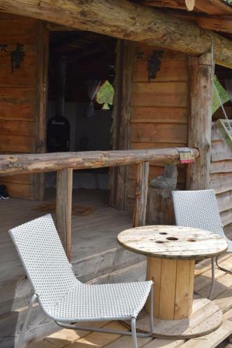 La Cabane Au Bord De L'eau - Logement Insolite