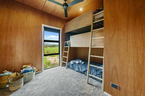 Kapiti Heights - Otaki Beach Holiday Home