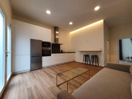 Redondela Apartments - Bedroom, Bathroom & Kitchen