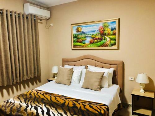 Tirana Central Apartment - Spacious 2 Bedroom