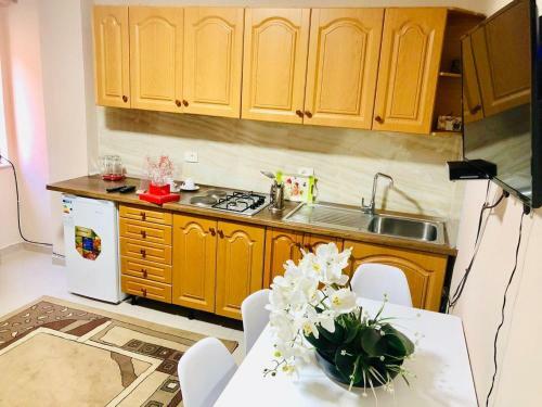 Tirana Central Apartment - Spacious 2 Bedroom