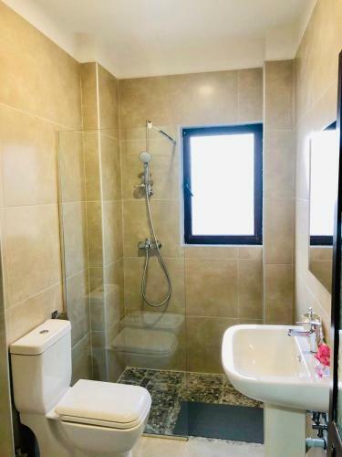 Tirana Central Apartment - Spacious 2 Bedroom