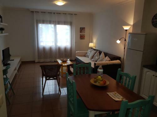 Apartamento C�ntrico, Amplio Y Con Balc�n Cerca Del Mar