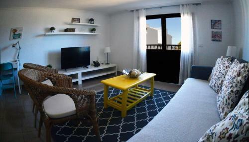 Apartamento C�ntrico, Amplio Y Con Balc�n Cerca Del Mar