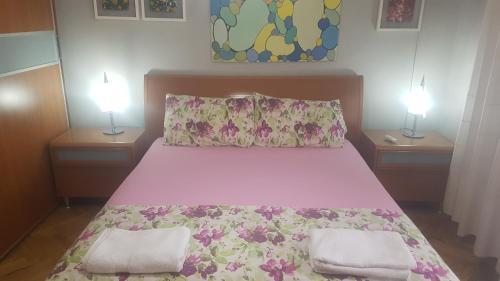 2 Bd Apartment, 2 Min From Skanderbeg Square.!!!.