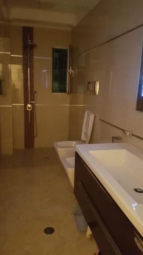 2 Bd Apartment, 2 Min From Skanderbeg Square.!!!.