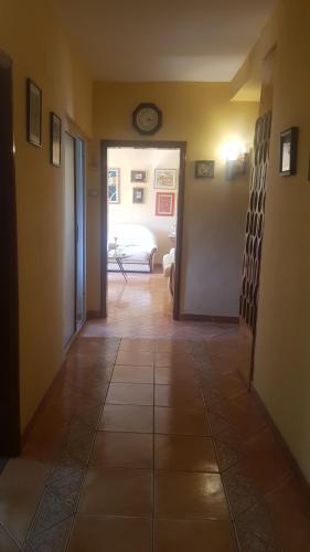 2 Bd Apartment, 2 Min From Skanderbeg Square.!!!.