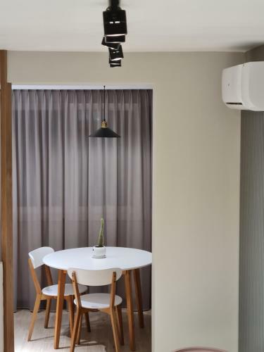 Tam Myslym Shyri Lux Studio Apartment No.1