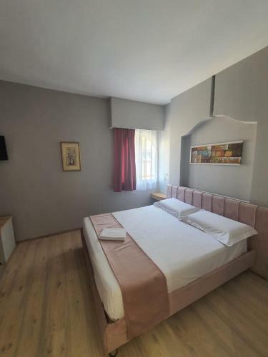 Theranda Boutique Hotel
