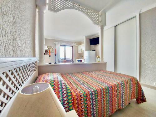 Ocean And Sun Studio Apartment