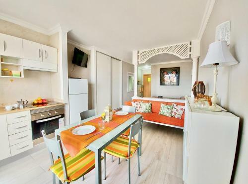 Ocean And Sun Studio Apartment