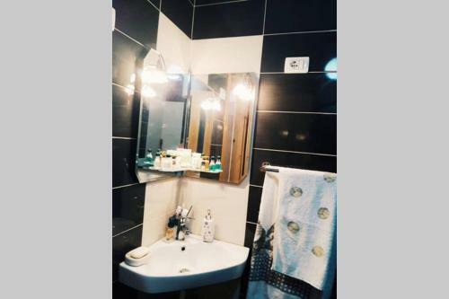 60m2 Luxury Apartment In The Skycraper-brand-new
