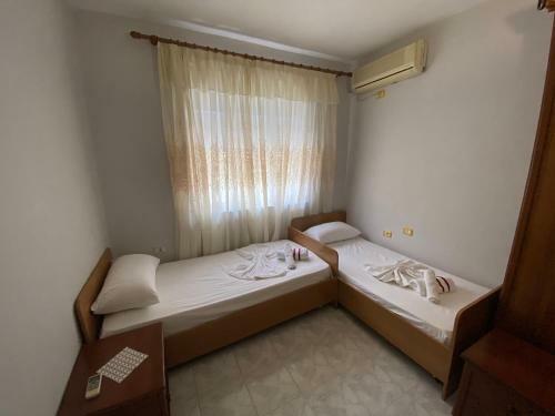 Apartamento Modern And Classic 2-bedroom Unit Apt. In Tirana