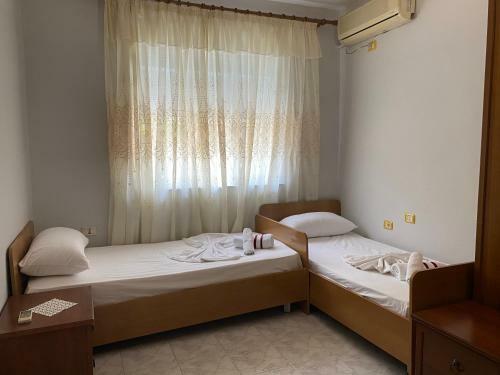 Apartamento Modern And Classic 2-bedroom Unit Apt. In Tirana